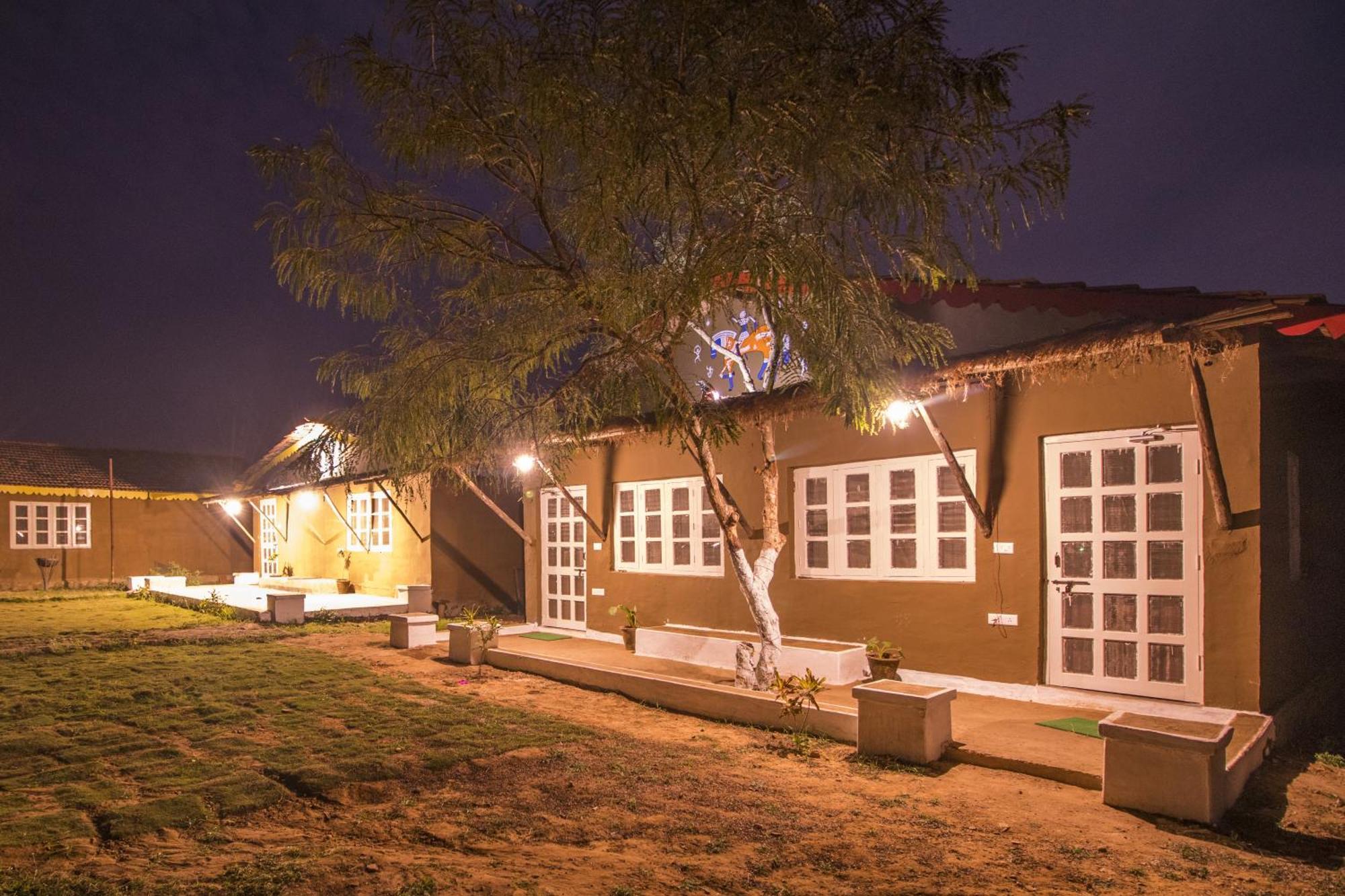 Wow Stayz2 Pachmarhi Foothill Cottages Exterior photo