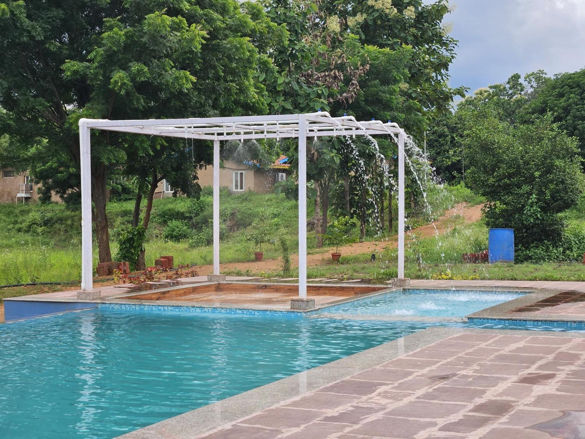 Wow Stayz2 Pachmarhi Foothill Cottages Exterior photo