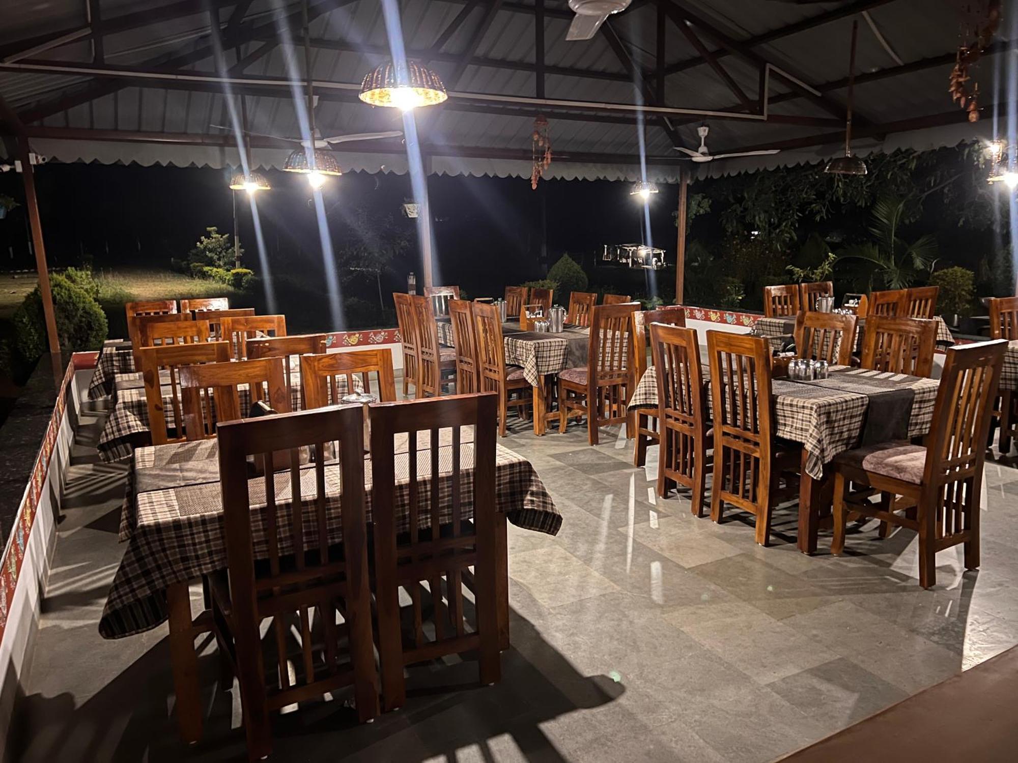 Wow Stayz2 Pachmarhi Foothill Cottages Exterior photo