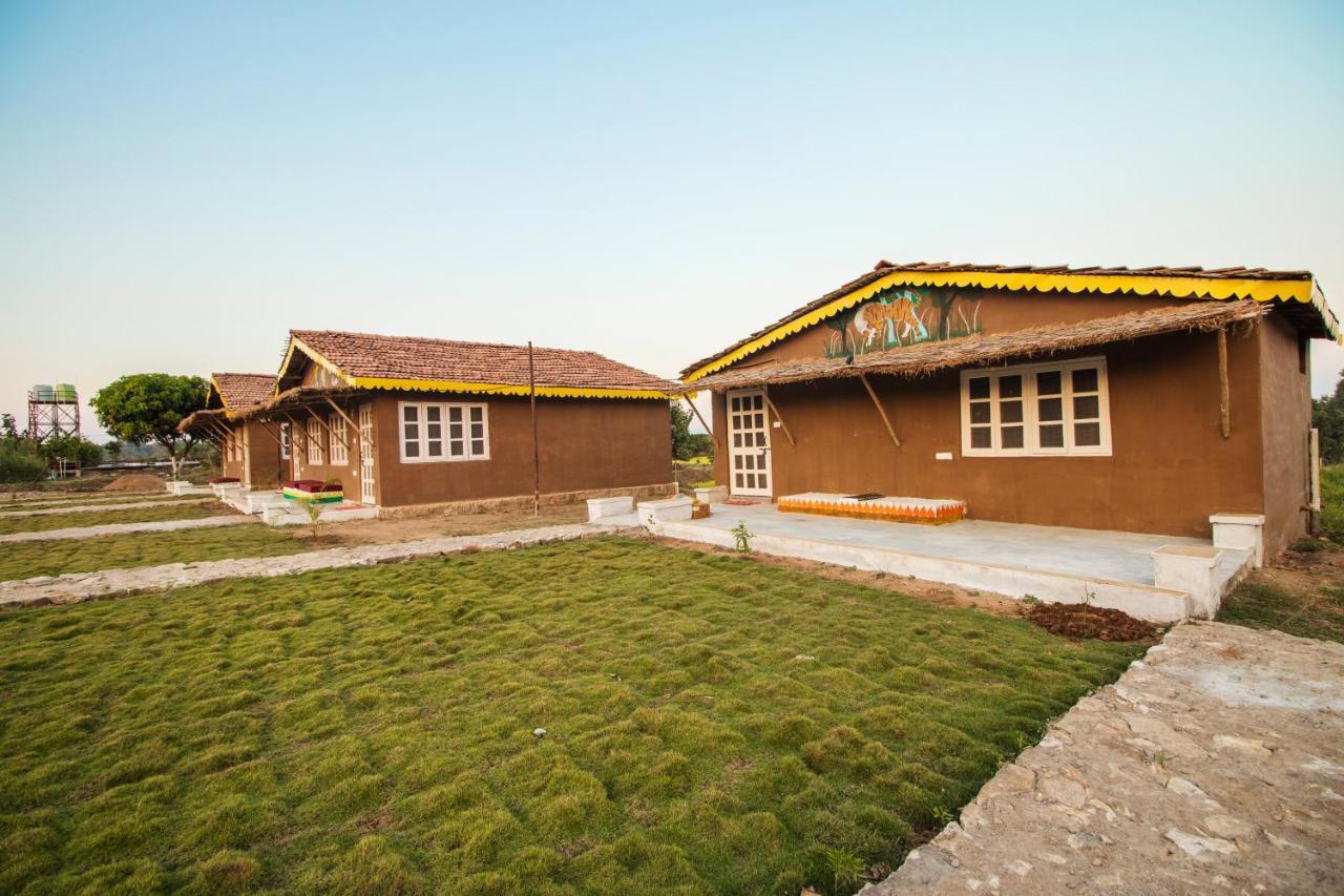 Wow Stayz2 Pachmarhi Foothill Cottages Exterior photo